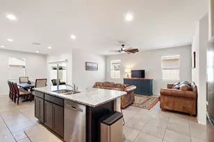 18570 W Desert Holw Dr, Wittmann, AZ 85361 - Photo 2