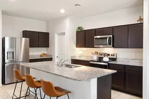 18570 W Desert Holw Dr, Wittmann, AZ 85361 - Photo 8