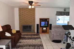 2320 W Waltann Ln, Phoenix, AZ 85023 - Photo 4