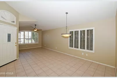 10221 W Daley Lane, Peoria, AZ 85383 - Photo 4