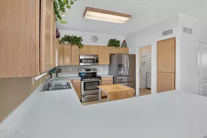 10328 W Burnett Road, Peoria, AZ 85382 - Photo 16