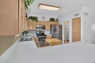 10328 W Burnett Rd, Peoria, AZ 85382 - Photo 16