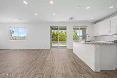 7028 S 12th Place, Phoenix, AZ 85042 - Photo 8