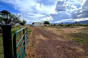 334 E Cochise Way, Cochise, AZ 85606 - Photo 2