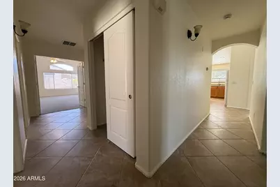 9587 W Seldon Lane, Peoria, AZ 85345 - Photo 8