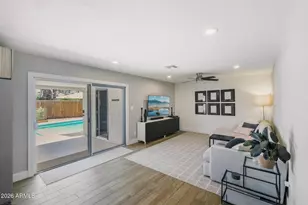3927 E Desert Cove Ave, Phoenix, AZ 85028 - Photo 8