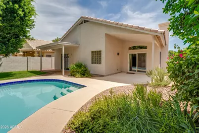 4330 N 32nd Place, Phoenix, AZ 85018 - Photo 2