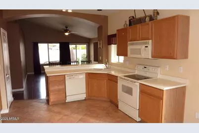 140 W Oxford Lane, Gilbert, AZ 85233 - Photo 2