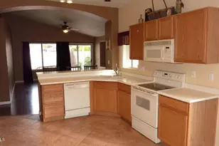 140 W Oxford Ln, Gilbert, AZ 85233 - Photo 2