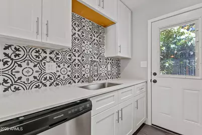 35 W Medlock Drive #9A, Phoenix, AZ 85013 - Photo 6