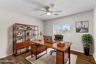 15559 W Crocus Dr, Surprise, AZ 85379 - Photo 12