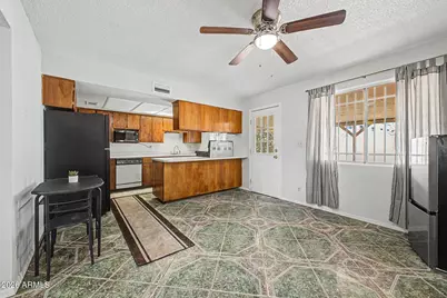 737 S Elm --, Mesa, AZ 85202 - Photo 10