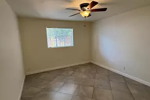 41 E Woodward Dr, Phoenix, AZ 85004 - Photo 14