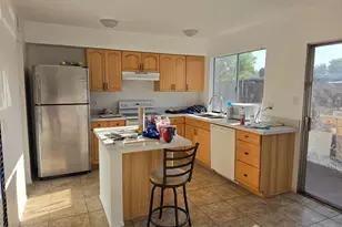 911 S Casitas Dr, Tempe, AZ 85281 - Photo 2