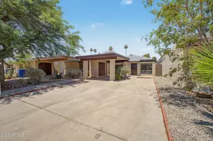 564 E Royal Palms Dr, Mesa, AZ 85203 - Photo 2