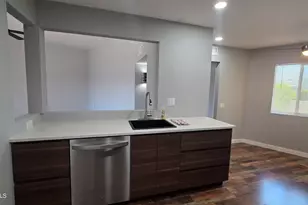 10546 W Palmeras Dr, Sun City, AZ 85373 - Photo 6