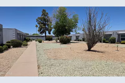 10546 W Palmeras Drive, Sun City, AZ 85373 - Photo 24