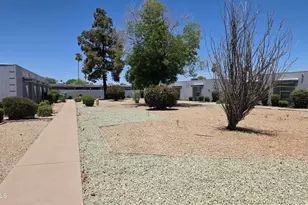 10546 W Palmeras Dr, Sun City, AZ 85373 - Photo 24