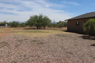 556 E Camino De Tundra, Huachuca City, AZ 85616 - Photo 12