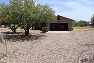 556 E Camino De Tundra, Huachuca City, AZ 85616 - Photo 2