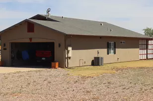 556 E Camino De Tundra, Huachuca City, AZ 85616 - Photo 1