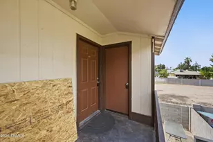 436 W Clark St, Mesa, AZ 85201 - Photo 2