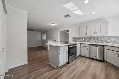 6133 W Tierra Buena Lane, Glendale, AZ 85306 - Photo 12