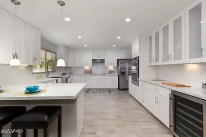 4614 S Kachina Drive, Tempe, AZ 85282 - Photo 1