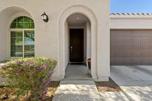 9209 W Wilow Bend Ln, Phoenix, AZ 85037 - Photo 2