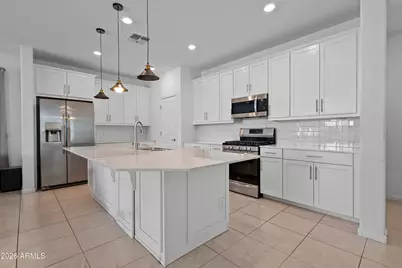 9209 W Wilow Bend Lane, Phoenix, AZ 85037 - Photo 10