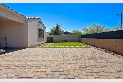 9209 W Wilow Bend Lane, Phoenix, AZ 85037 - Photo 30