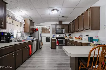 880 E 4th Avenue, Apache Junction, AZ 85119 - Photo 16