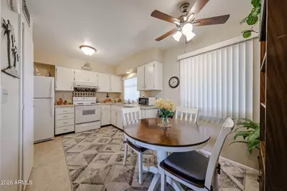 13812 N Garden Court Drive, Sun City, AZ 85351 - Photo 12