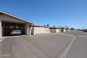 13812 N Garden Ct Dr, Sun City, AZ 85351 - Photo 2