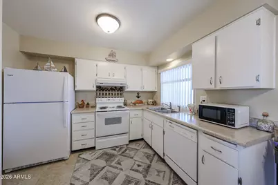 13812 N Garden Court Drive, Sun City, AZ 85351 - Photo 14