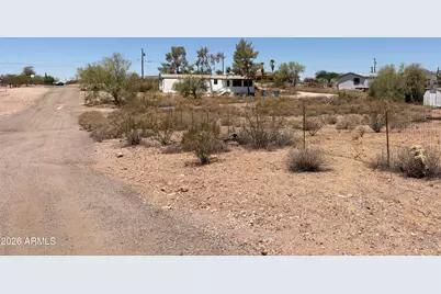 325 N Hilton Road, Apache Junction, AZ 85119 - Photo 6