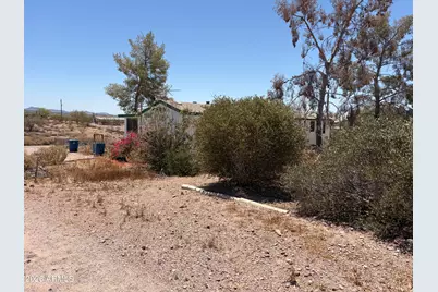 325 N Hilton Road, Apache Junction, AZ 85119 - Photo 2