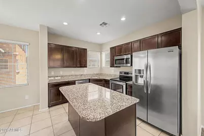 1947 N 77th Glen, Phoenix, AZ 85035 - Photo 4