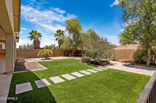 2122 W Ian Dr, Phoenix, AZ 85041 - Photo 4
