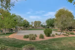 2122 W Ian Dr, Phoenix, AZ 85041 - Photo 32