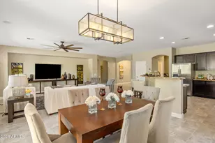 2122 W Ian Dr, Phoenix, AZ 85041 - Photo 10