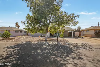 7040 N 22nd Drive, Phoenix, AZ 85021 - Photo 2