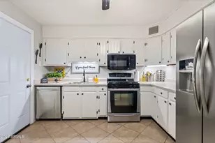 2939 E Angela Dr, Phoenix, AZ 85032 - Photo 10