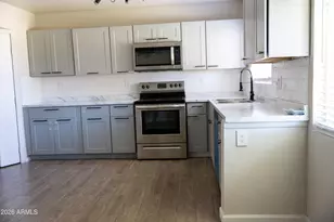 6746 N 43rd Ave, Glendale, AZ 85301 - Photo 8