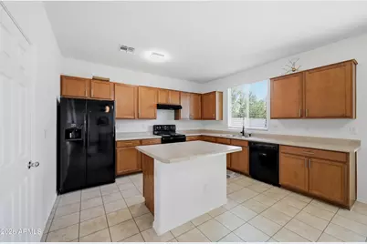 7129 W Solano Drive N, Glendale, AZ 85303 - Photo 4