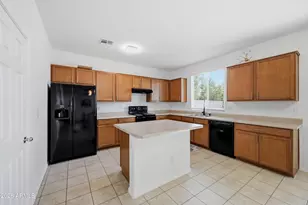 7129 W Solano Dr N, Glendale, AZ 85303 - Photo 4