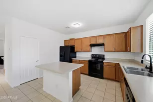 7129 W Solano Dr N, Glendale, AZ 85303 - Photo 10