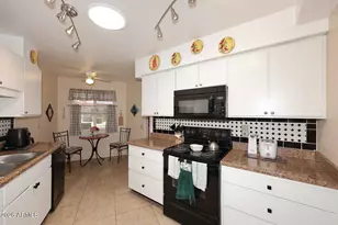 13027 N 111th Ave N, Sun City, AZ 85351 - Photo 6