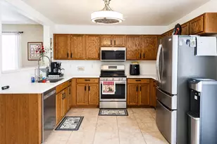 2357 E Meadow Creek Way, San Tan Valley, AZ 85140 - Photo 6