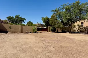 38719 N 7th St, Phoenix, AZ 85086 - Photo 2